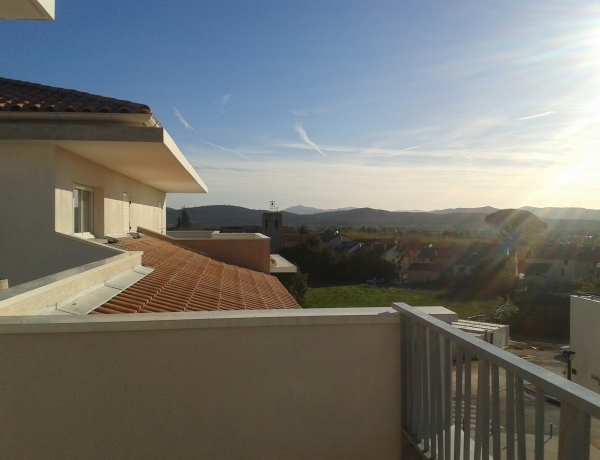 Photo 0